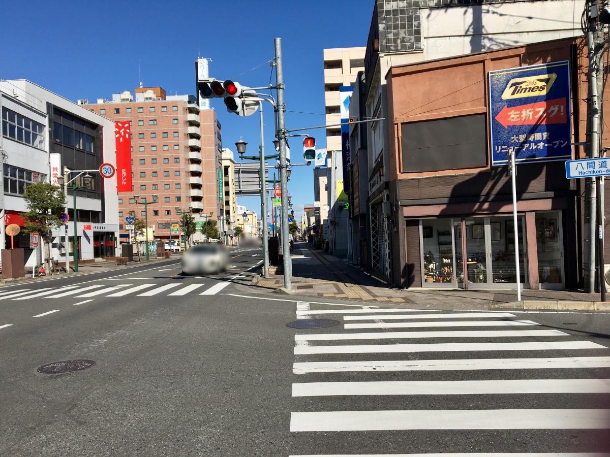 テイクアウトサラダ専門店「マチカド」の外観