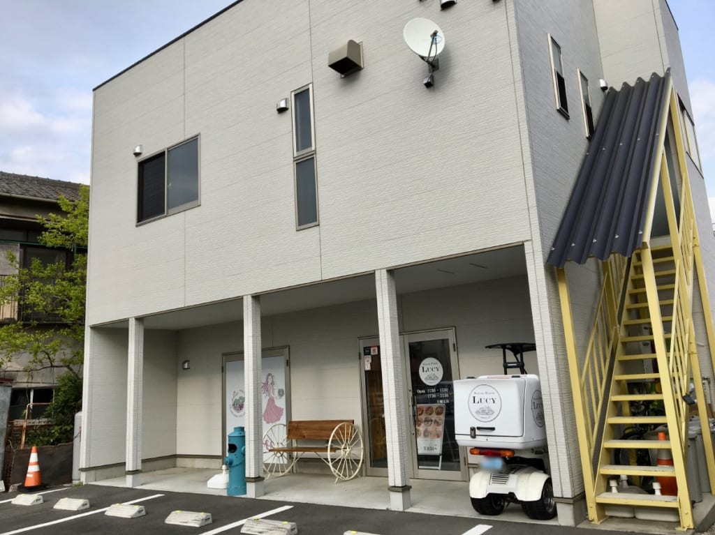 サラダファームルーシーの外観