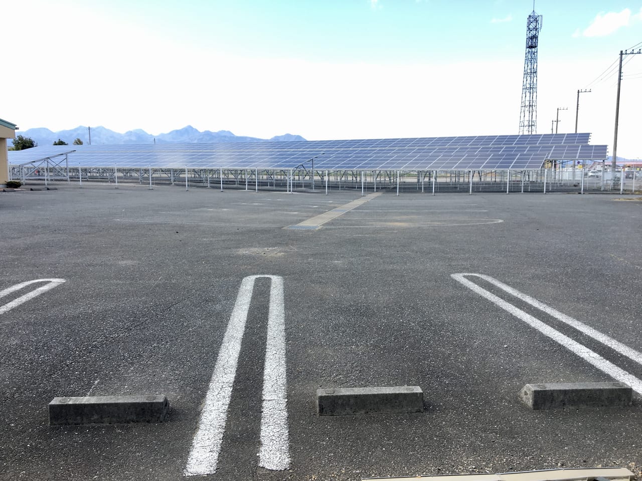 「食の駅ぐんま高崎店」の太陽光パネル